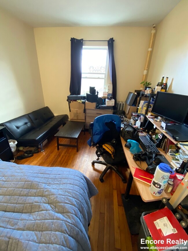 Building Photo - 38 Hemenway St