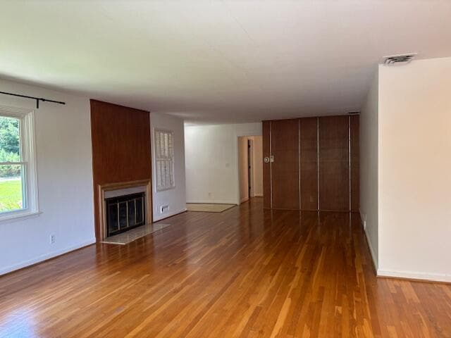 Building Photo - 580 Riverview Dr