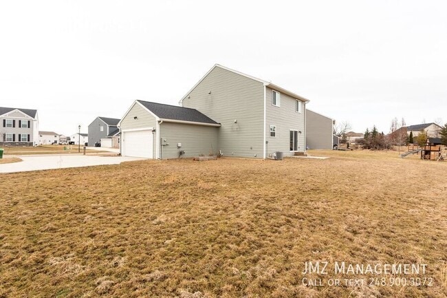 Building Photo - 7193 Primrose Ln