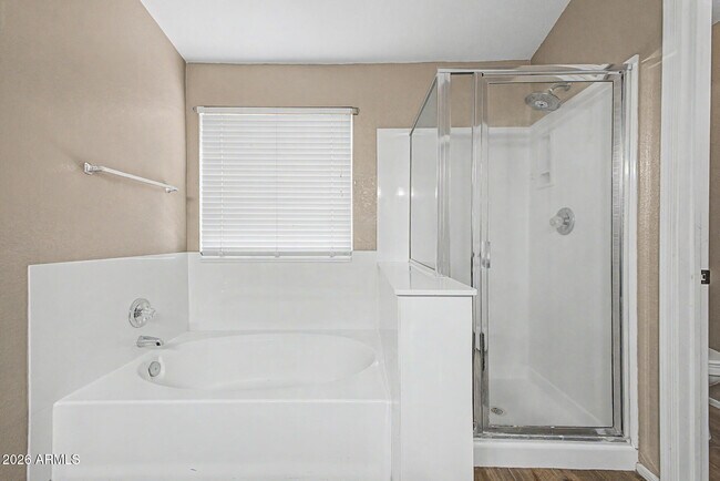 Building Photo - 4518 E Rowel Rd