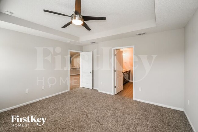 Building Photo - 8041 Arctic Fox Rd
