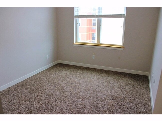Building Photo - Eastwood Commons 1bd/1ba Condo - Available 6/1