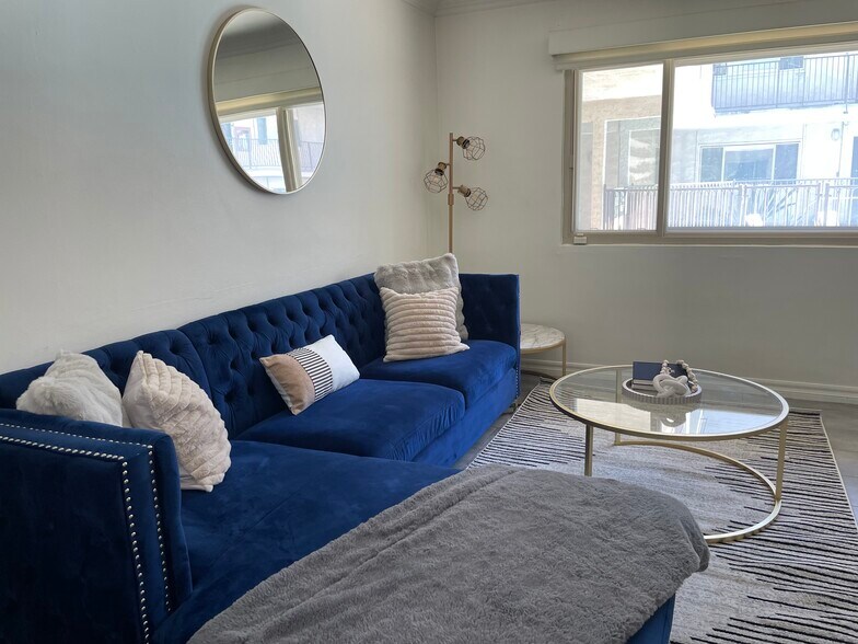 Living Room - 8650 Belford Ave