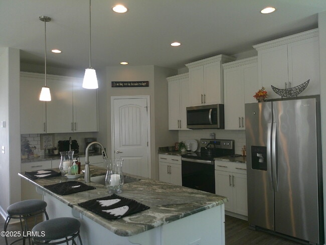 Building Photo - 7 Cabbage Palm Ln