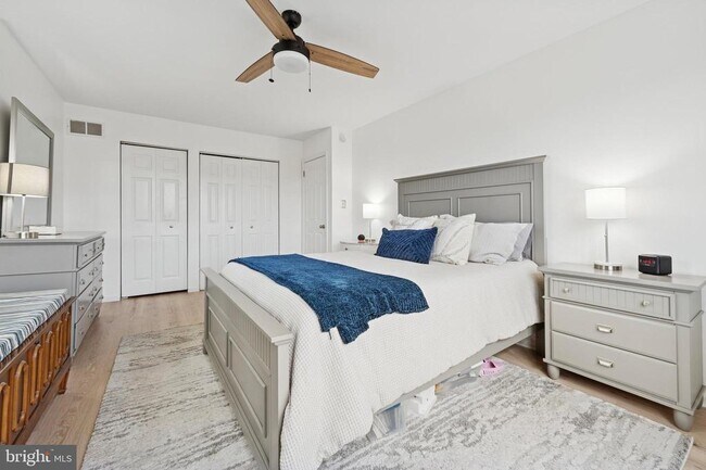 Building Photo - 422 Wendover Dr