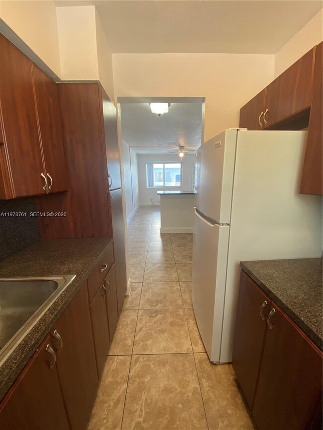 Building Photo - 305 69th St