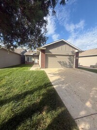Building Photo - Charming Single-Family Home in Valley Cent...