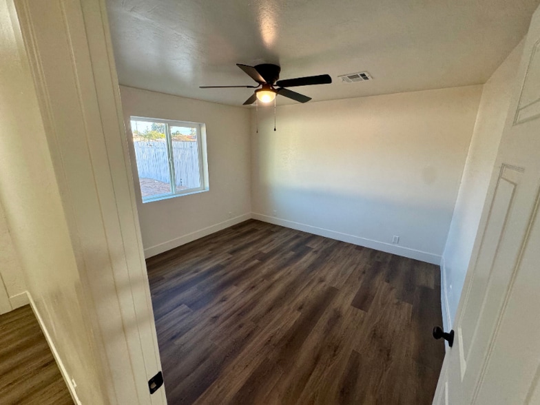 Building Photo - 1134 E Brown St