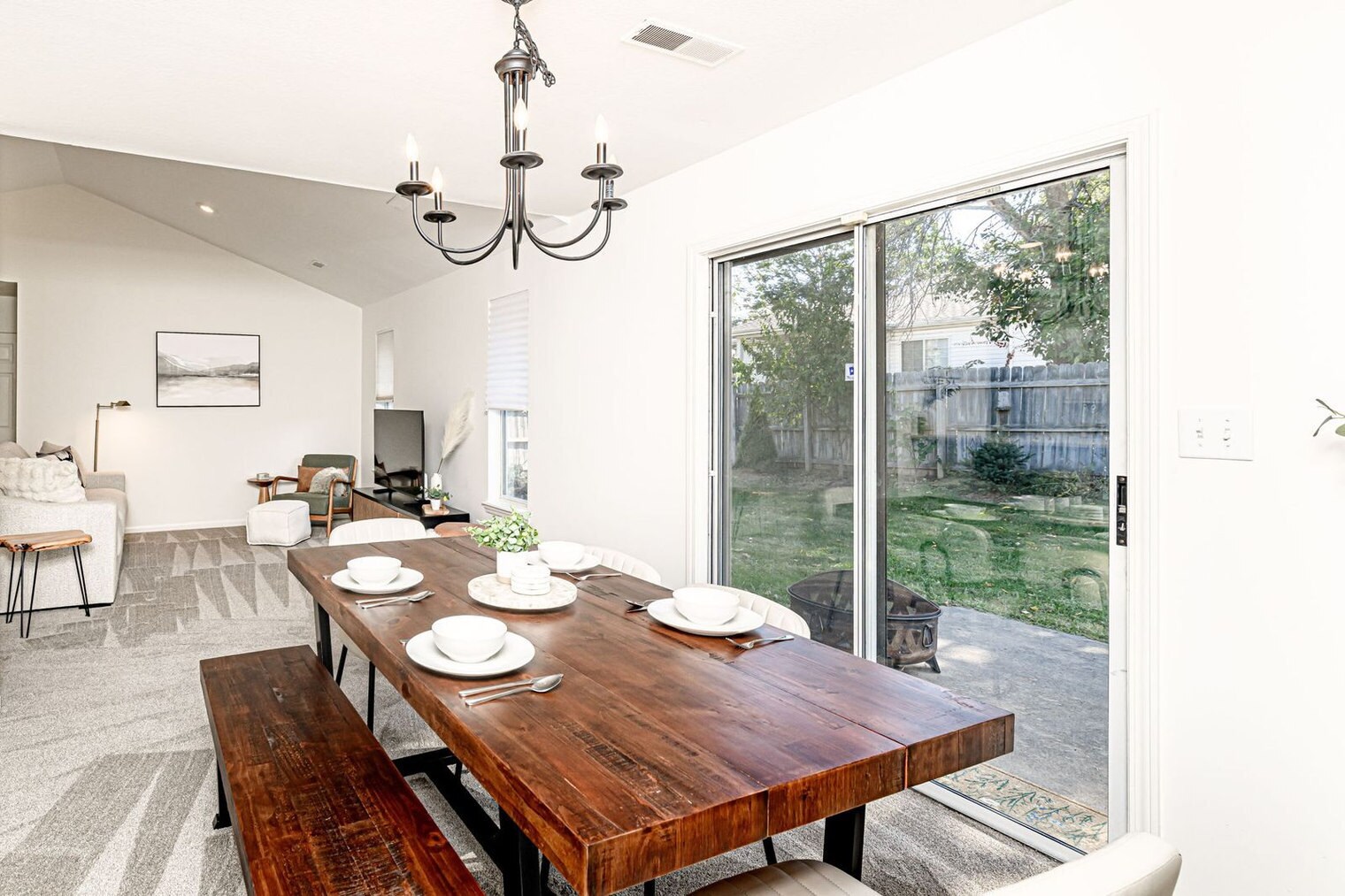 Building Photo - 3628 Lupine Dr