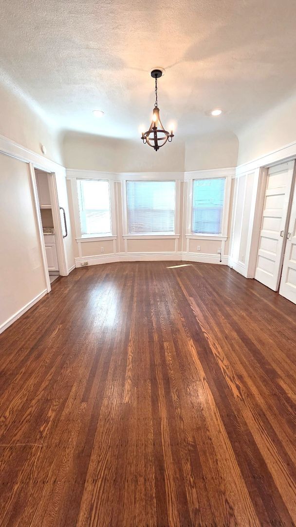 Building Photo - 1522