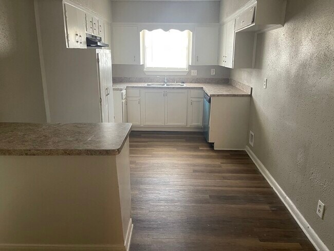 Building Photo - 5458 Osprey Dr. Houston, TX 77048