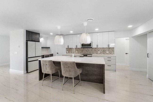 Building Photo - 1200 SW 8th St