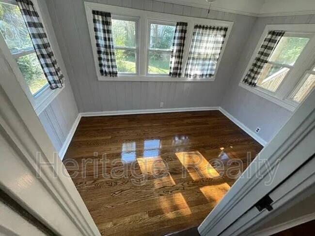 Building Photo - 3201 Avondale Ave