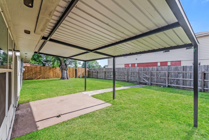 Building Photo - 11903 Bonaparte Dr