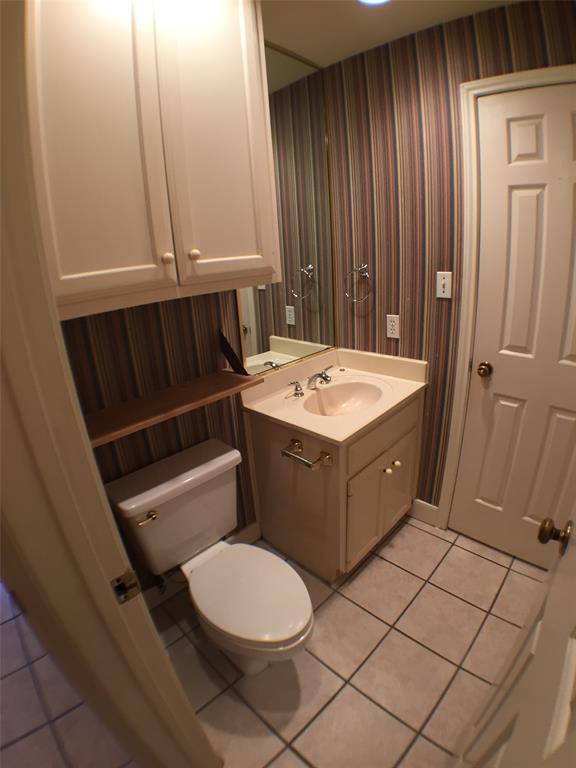 Building Photo - 2100 San Gabriel St