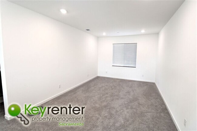 Building Photo - 4684 Flagstaff Dr