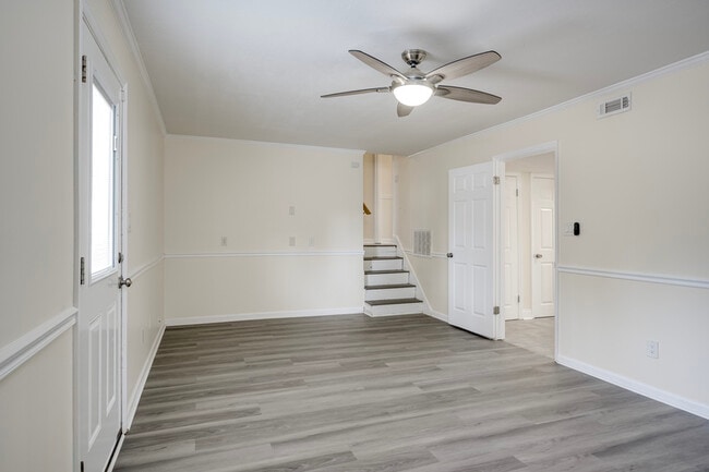 Building Photo - 115 Sunnywood Dr