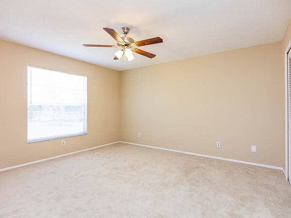 Building Photo - Dream home