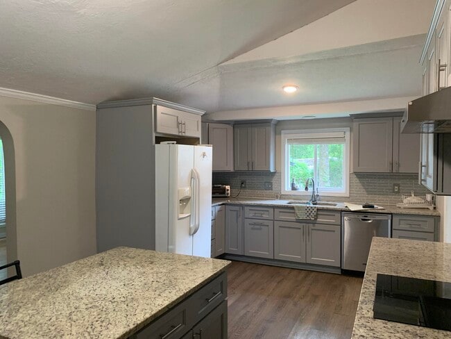 Building Photo - 4107 Vern Sikking Rd