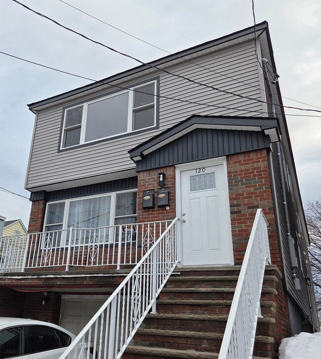 Building Photo - 120 W 44th St