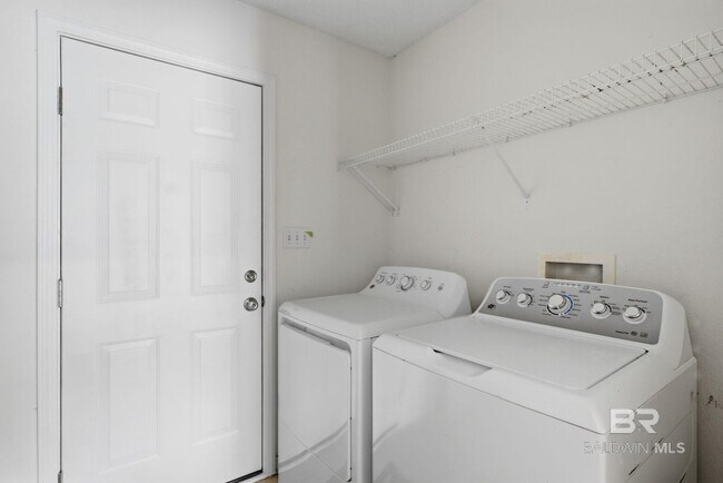 Building Photo - 22413 Bobcat Ln