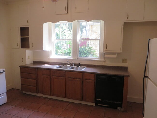 Building Photo - 1211 Fulton St