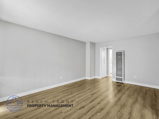Building Photo - 1545 Pine Ave.