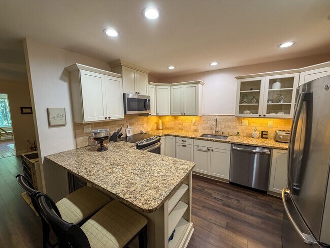 Building Photo - Biven's Lake Estates South #2728