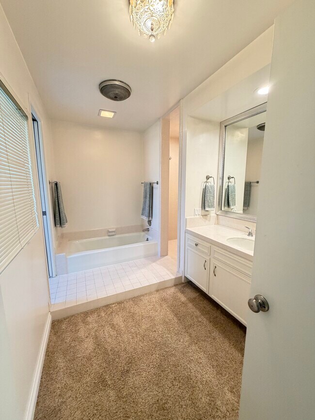 Building Photo - 17537 Margate St