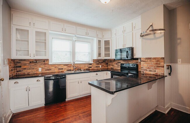 Primary Photo - Home with Beauty, Character and Great LOCA...