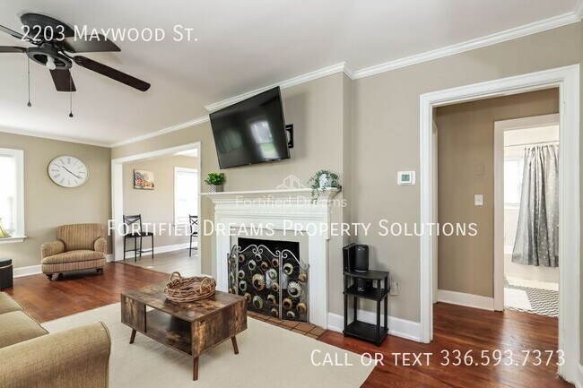 Building Photo - 2203 Maywood St