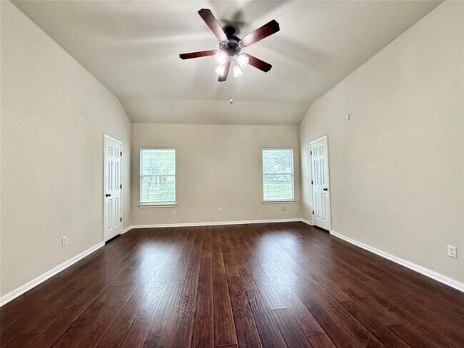 Building Photo - 4025 Meadow Bluff Way