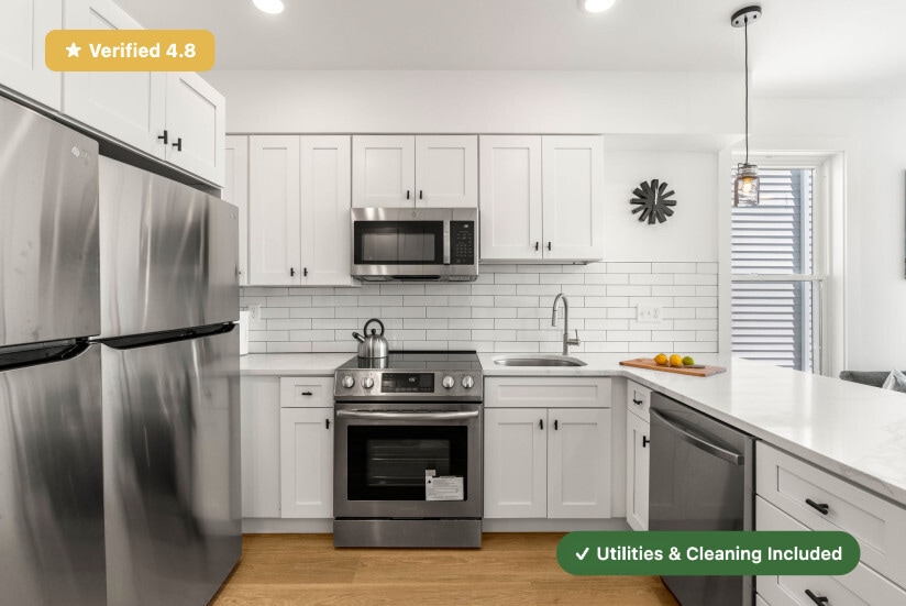 Building Photo - Furnished Private Bedroom with Private Bath in East Boston!