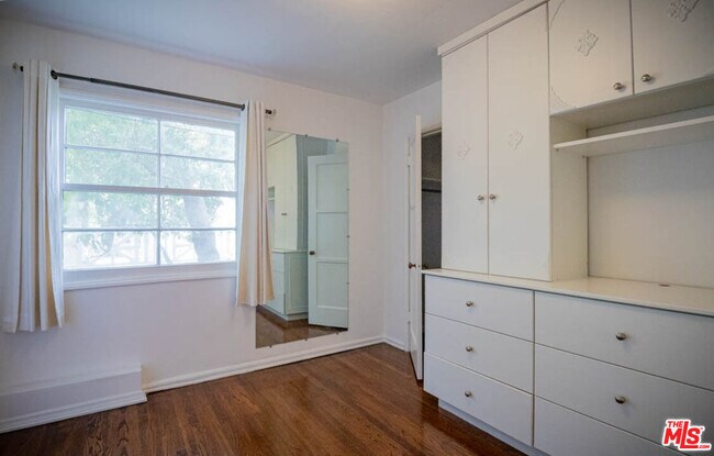 Building Photo - 12056 Laurel Terrace Dr