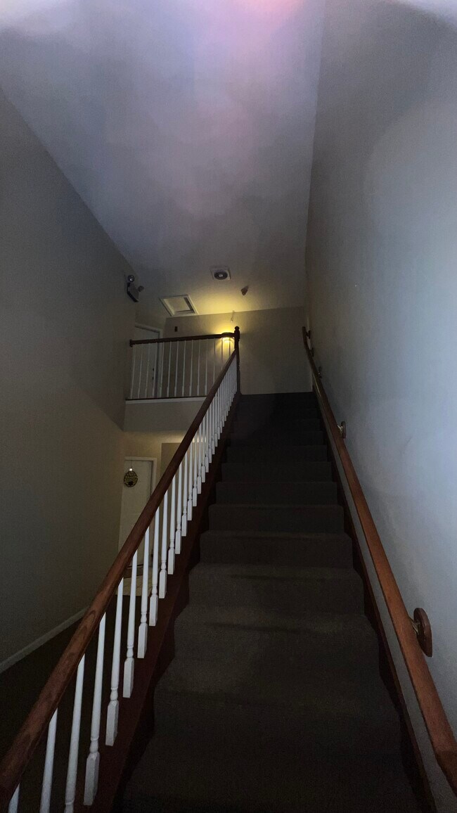 Building Photo - 475 Scots Dr