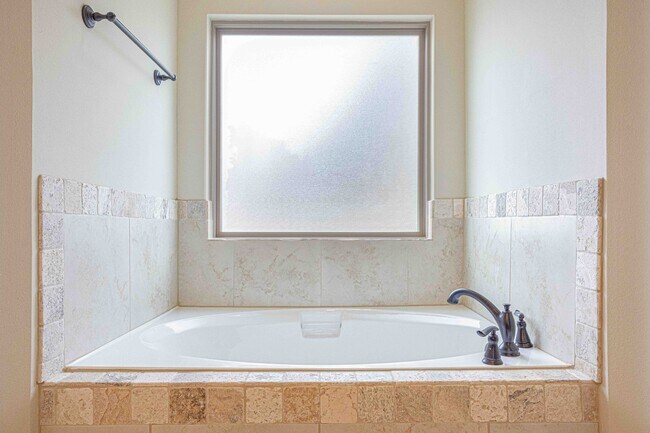 Building Photo - 27142 Gramercy Ln