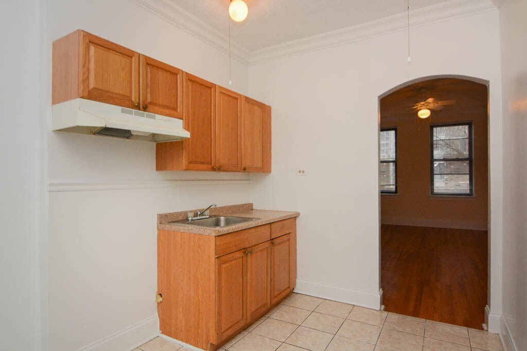 Building Photo - 2737 N Spaulding Ave