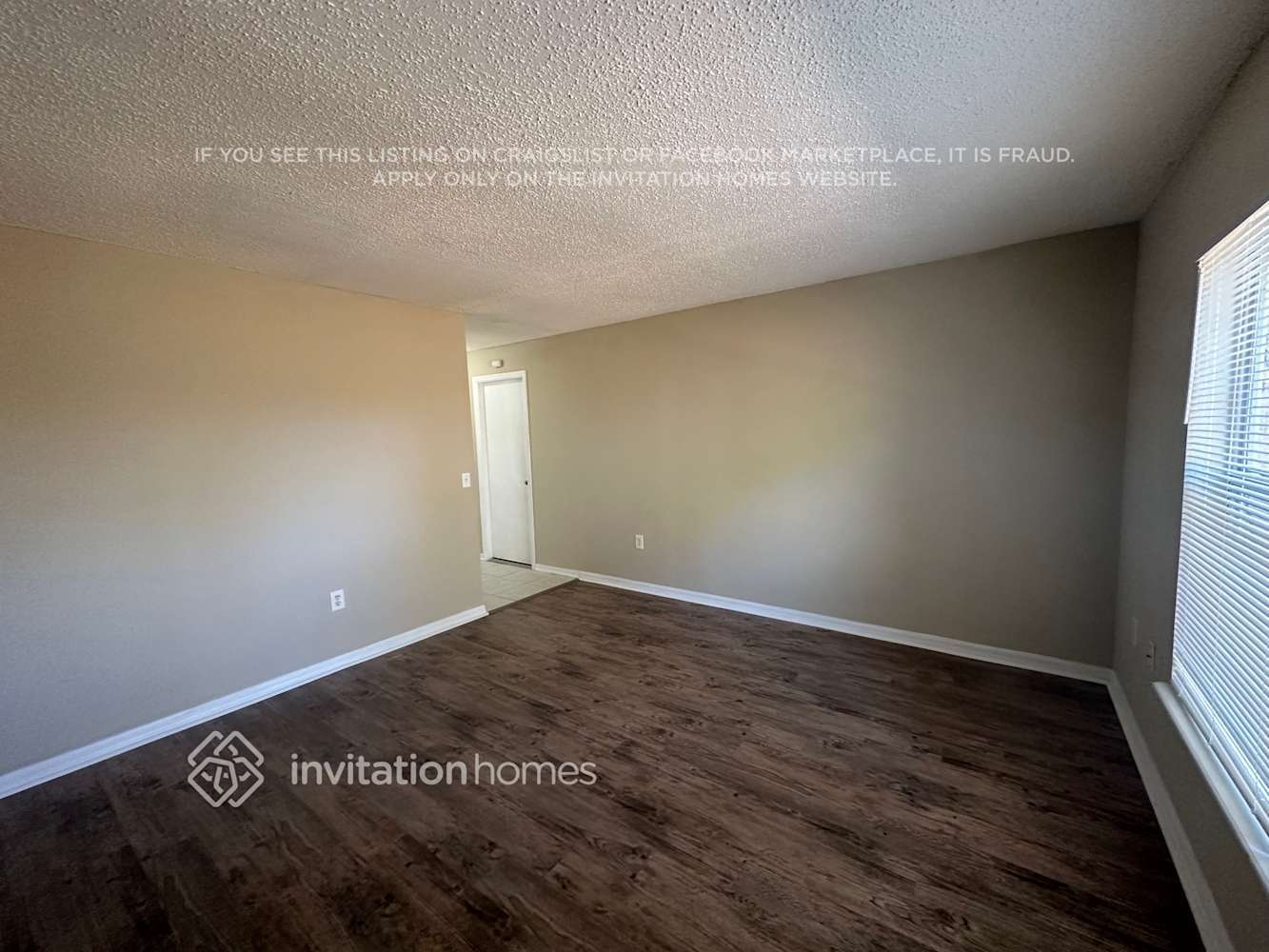 Building Photo - 3165 Hoover Dr