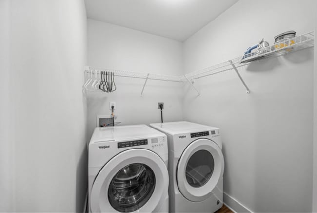 Building Photo - 3 Bed, 2.5 Bath - Lucky Penny - Furnished ...