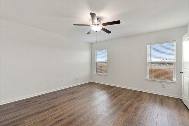 Building Photo - 15223 Telfaire Mdws