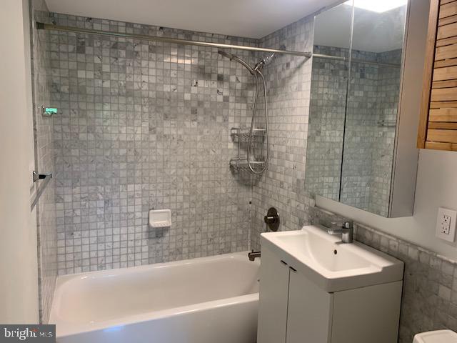 Building Photo - 300 M St SW