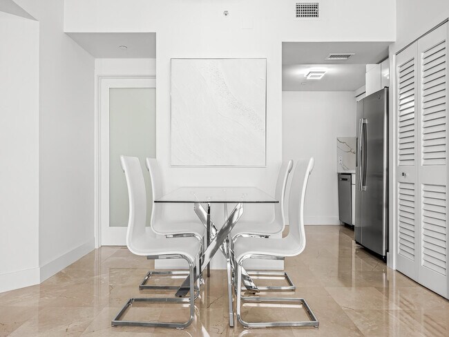 Building Photo - 6365 Collins Ave