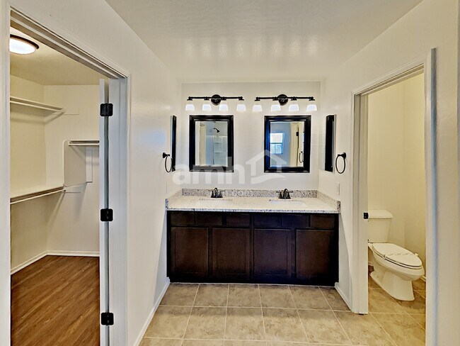Building Photo - 3453 N Almar