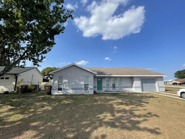 Primary Photo - 801 Poplarwood Ln