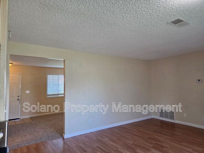 Building Photo - 232 Elwood St