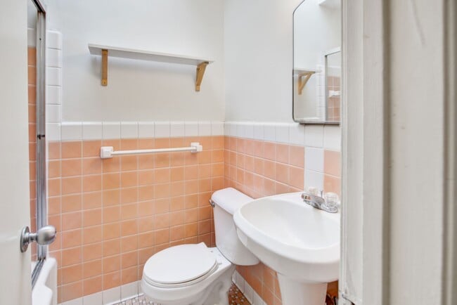 Building Photo - Amsterdammer Place