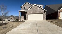 Building Photo - 3941 Oak Crk Cir