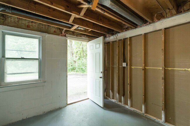 Building Photo - 3011 67th St