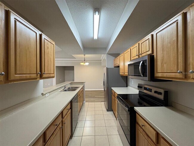 Building Photo - 12021 Villanova Dr