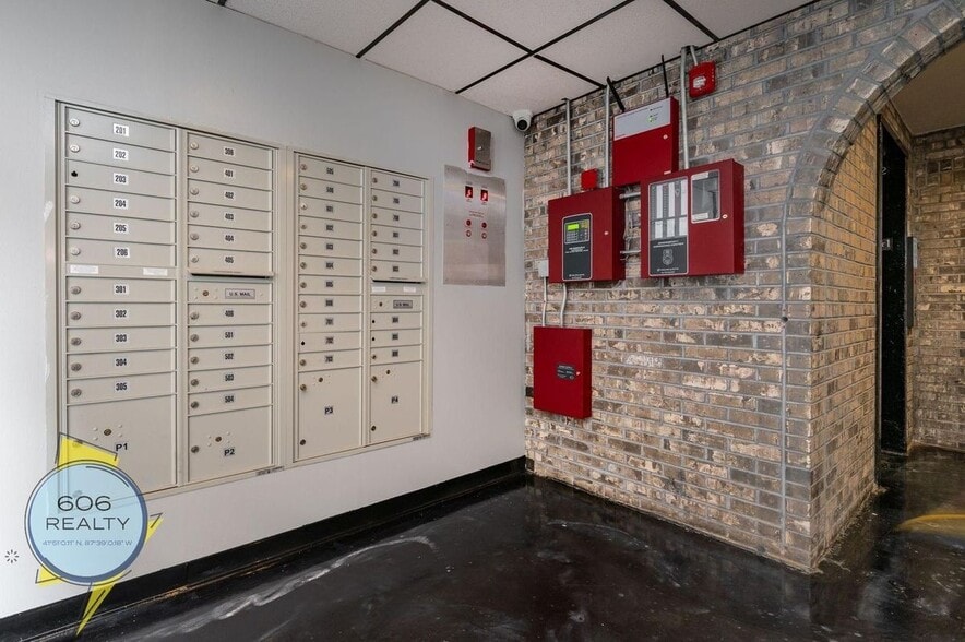 Building Photo - 2310 N Harlem Ave